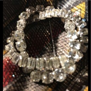 EISENBERG STAMPED VINTAGE. 1960’s CRYSTAL PIN